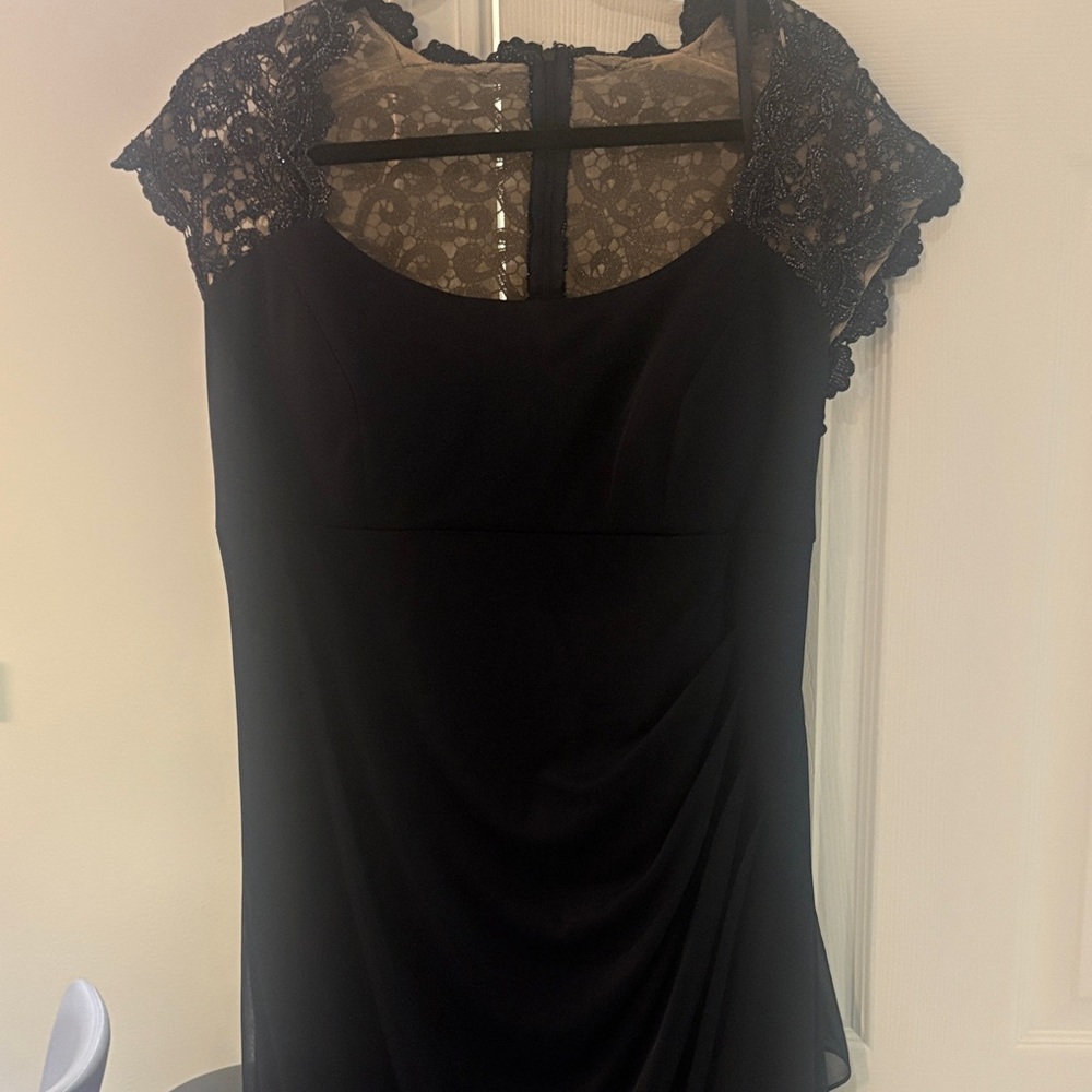 Elegant XSCAPE Navy Blue Lace Women's Dress